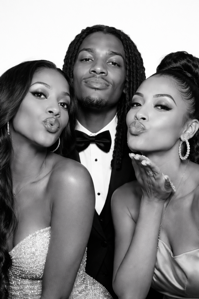 Side Picture 1 Glam Booth